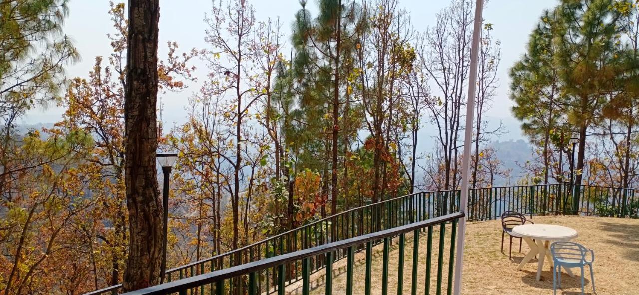 Blue Pine Orchards - Villas Лансдаун Екстер'єр фото