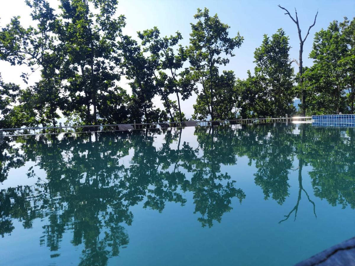 Blue Pine Orchards - Villas Лансдаун Екстер'єр фото