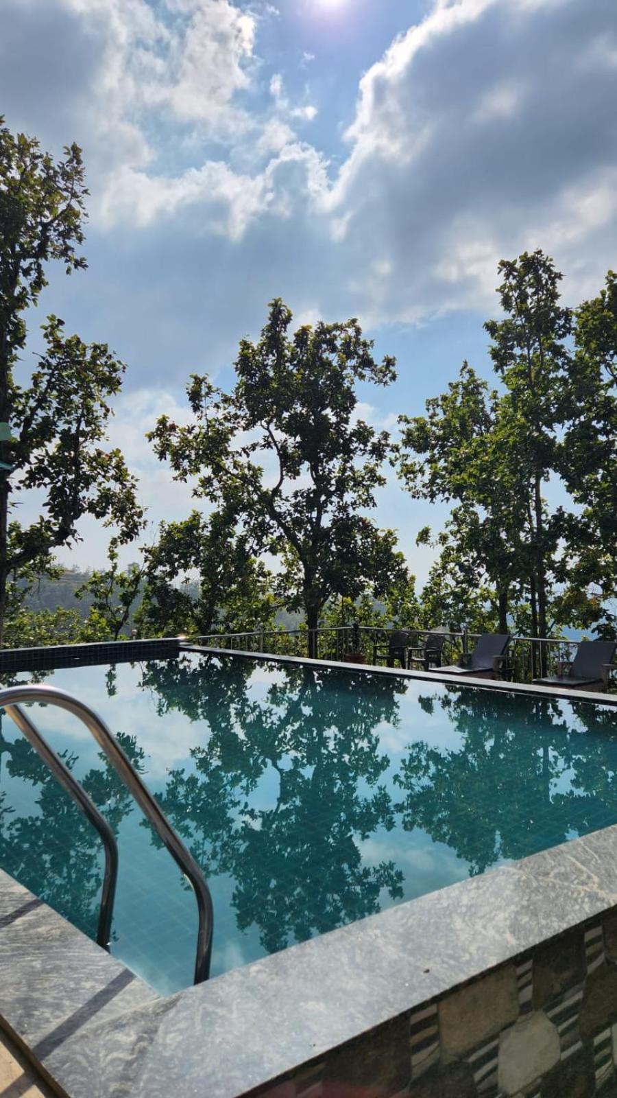 Blue Pine Orchards - Villas Лансдаун Екстер'єр фото